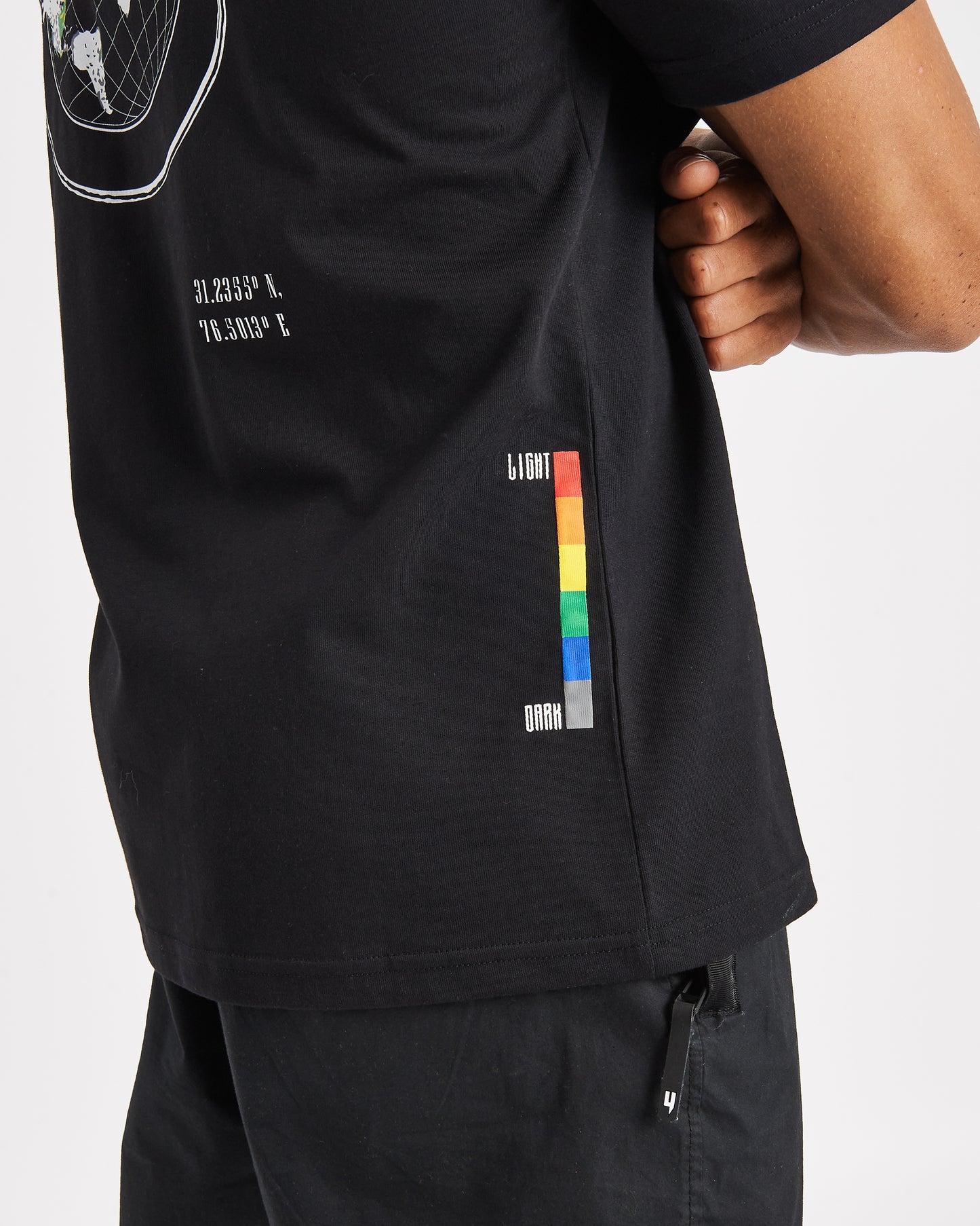 Globe T-Shirt - Black